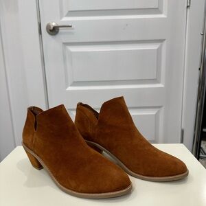 Kelsi Dagger Brown Ankle Boots